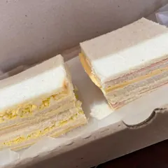 Sándwich de miga 3 pisos · Surtida
